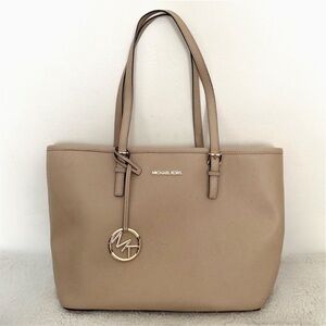 Michael Kors Jet Set Top Zip Tote